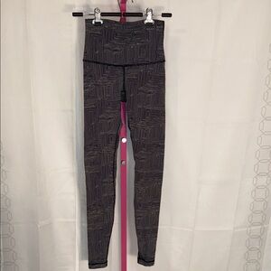 Lululemon Black and White Geometric Leggings Full Length